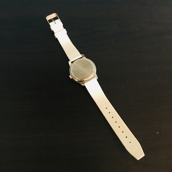 Beautiful white wristwatch adjustable one size - Picture 3 of 6